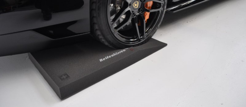 Prevent Tyre/Tire Flat Spots with the Reifenkissen Tyre Cushion 